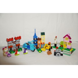 10698 LEGO® Nagy méretű kreatív építőkészlet 790 alkatrésszel ( használt )